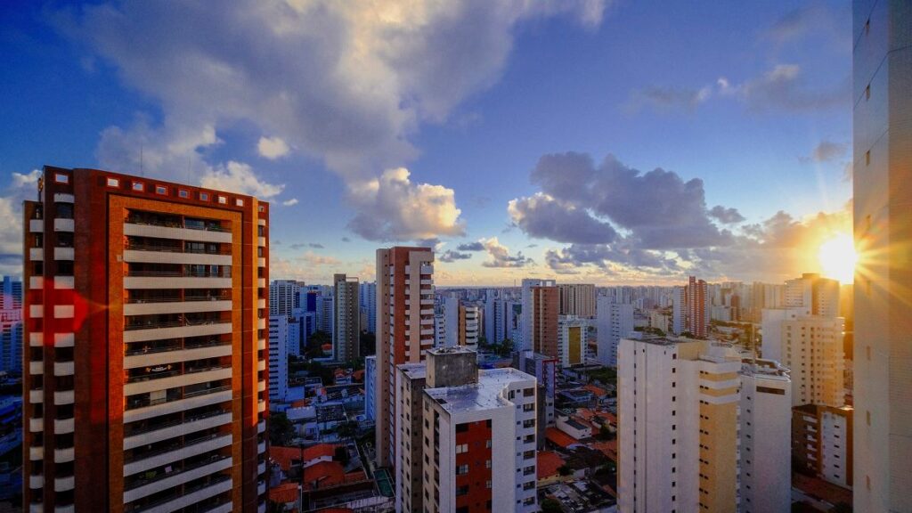 Selic a 13,75% provoca queda nos lancamentos de empreendimentos imobiliários